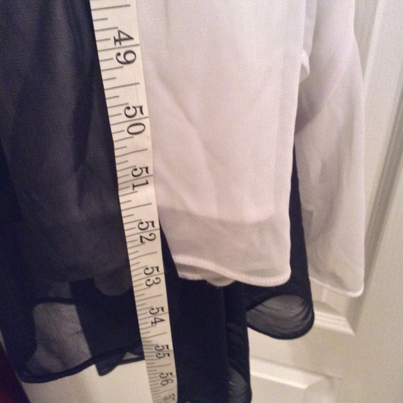 BLACK AND WHITE LIKE NEW FORMAL DRESS - Picture 4 of 11